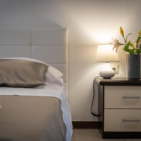 Studio Apartment La Luna Сплит Экстерьер фото