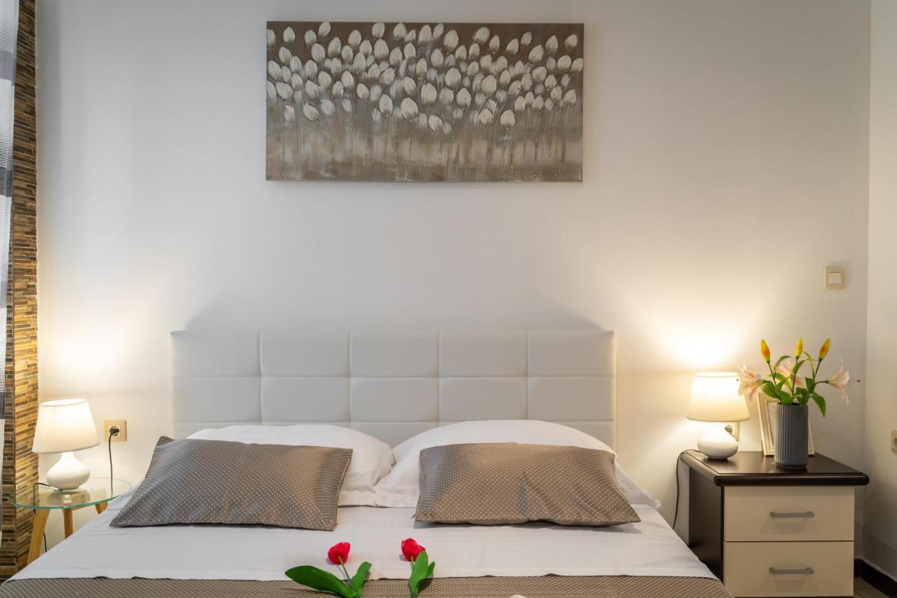 Studio Apartment La Luna Сплит Экстерьер фото