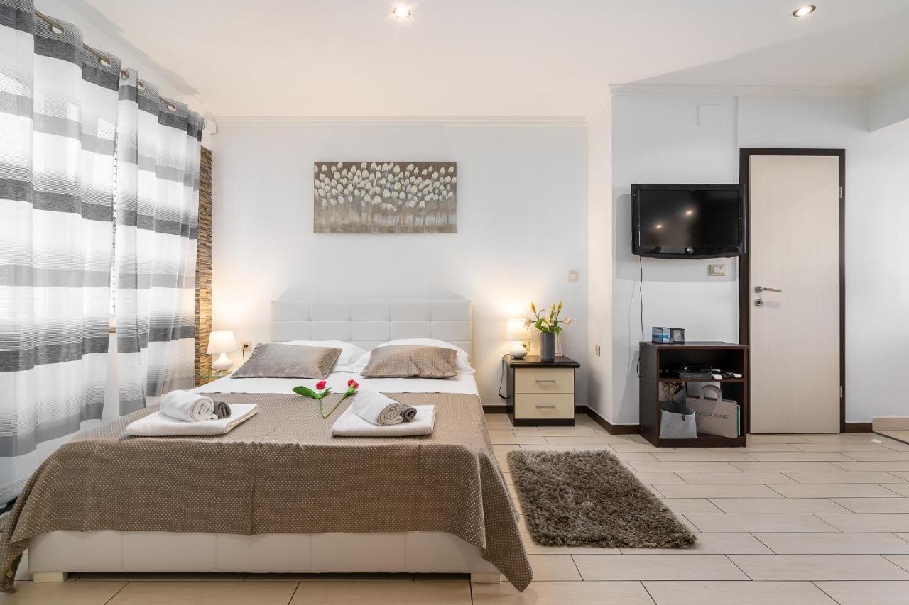 Studio Apartment La Luna Сплит Экстерьер фото